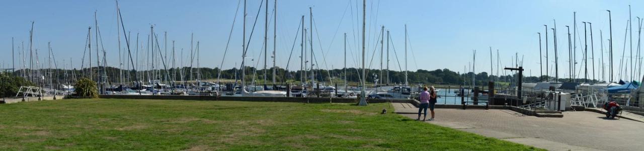 Riverside House Hamble-le-Rice Bagian luar foto